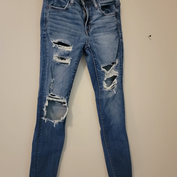American Eagle Distressed Jeans - Picture 1 of 5